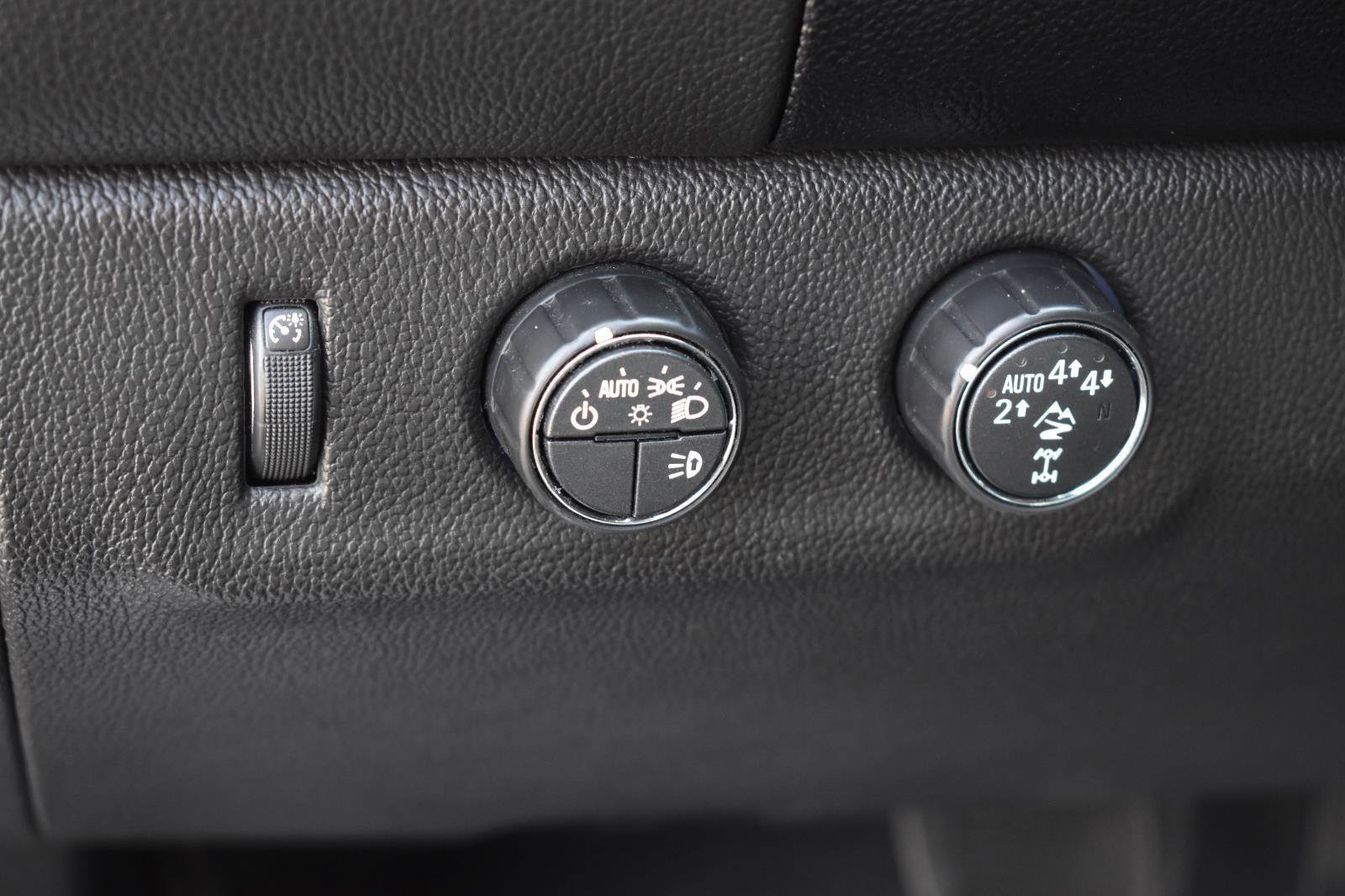 Used 2019 Chevrolet Colorado ZR2 w/ ZR2 Midnight Special Edition image 24