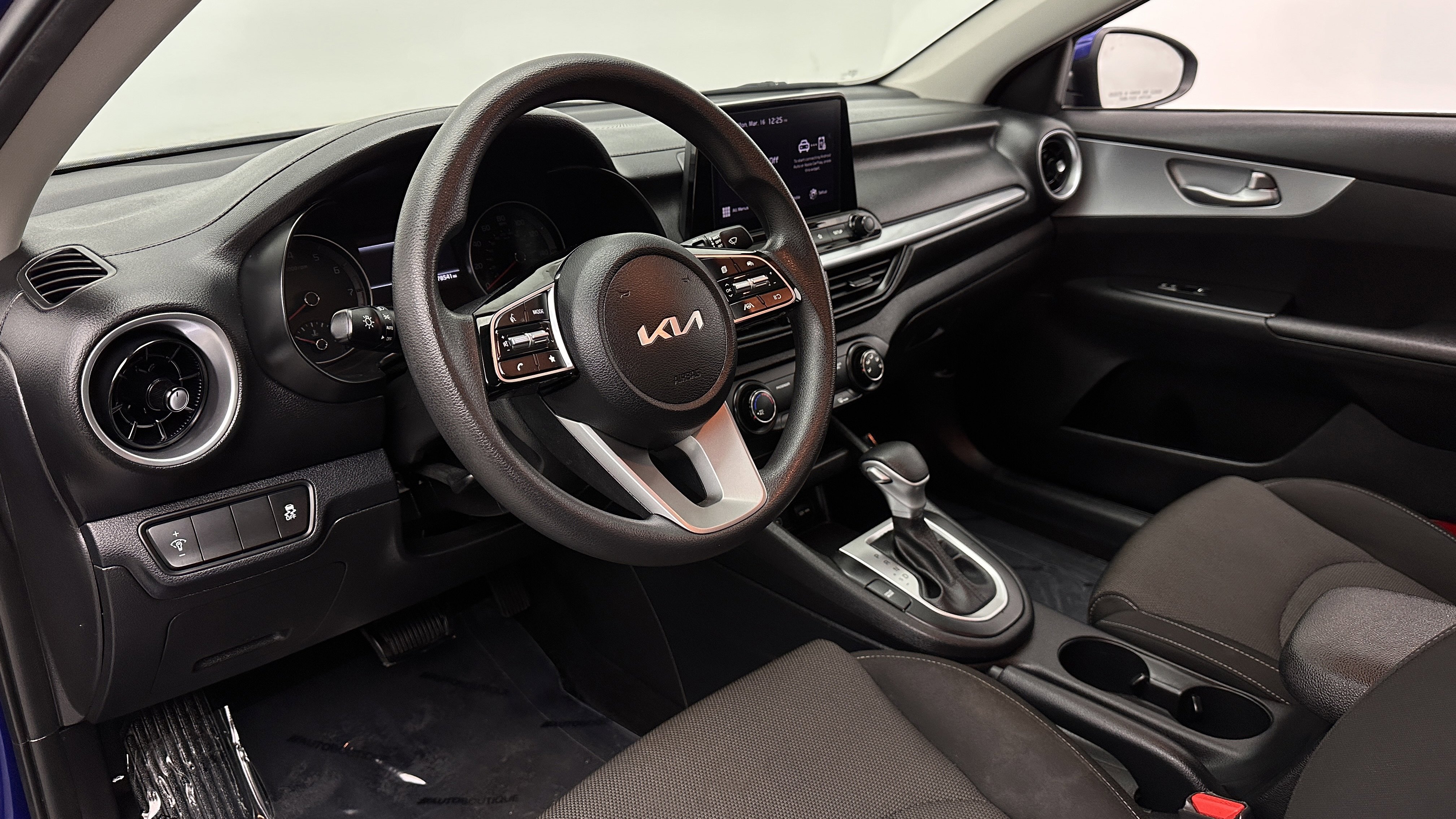 Used 2023 Kia Forte LXS FWD image 8