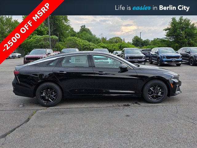 New 2025 Kia K5 LXS image 8