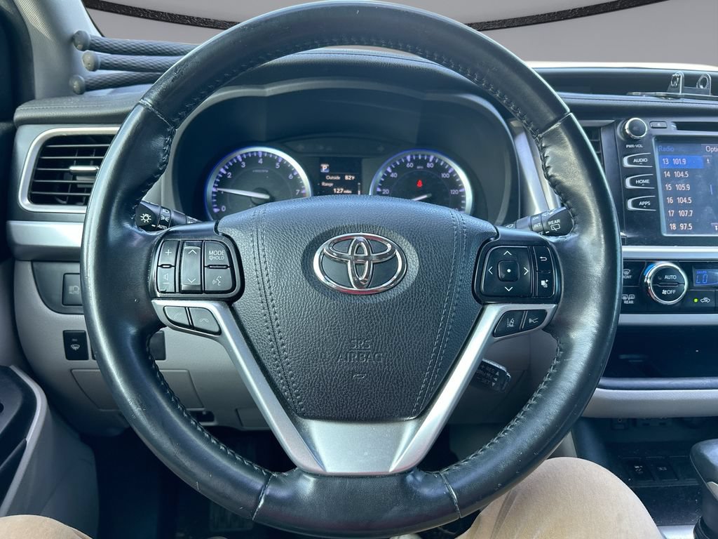 Used 2019 Toyota Highlander XLE FWD image 15