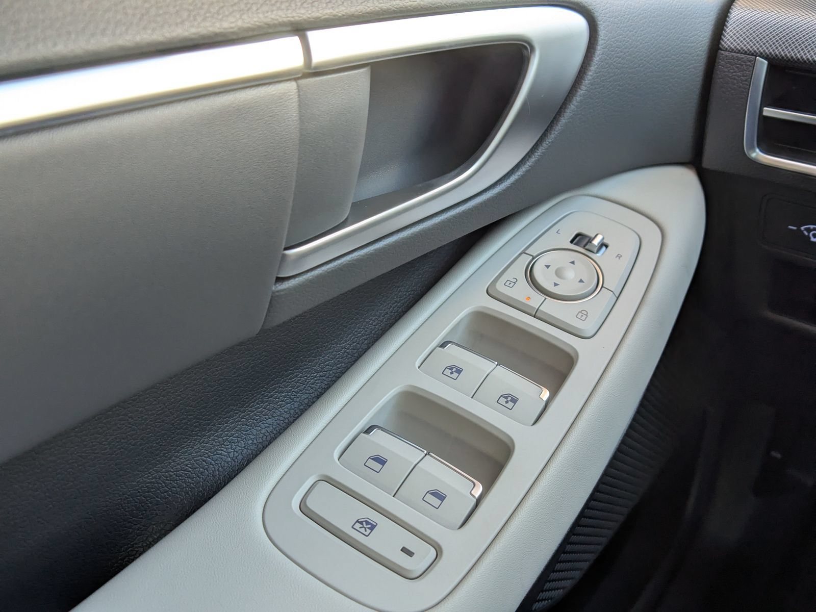 New 2026 Hyundai Sonata SEL AWD/4WD image 25