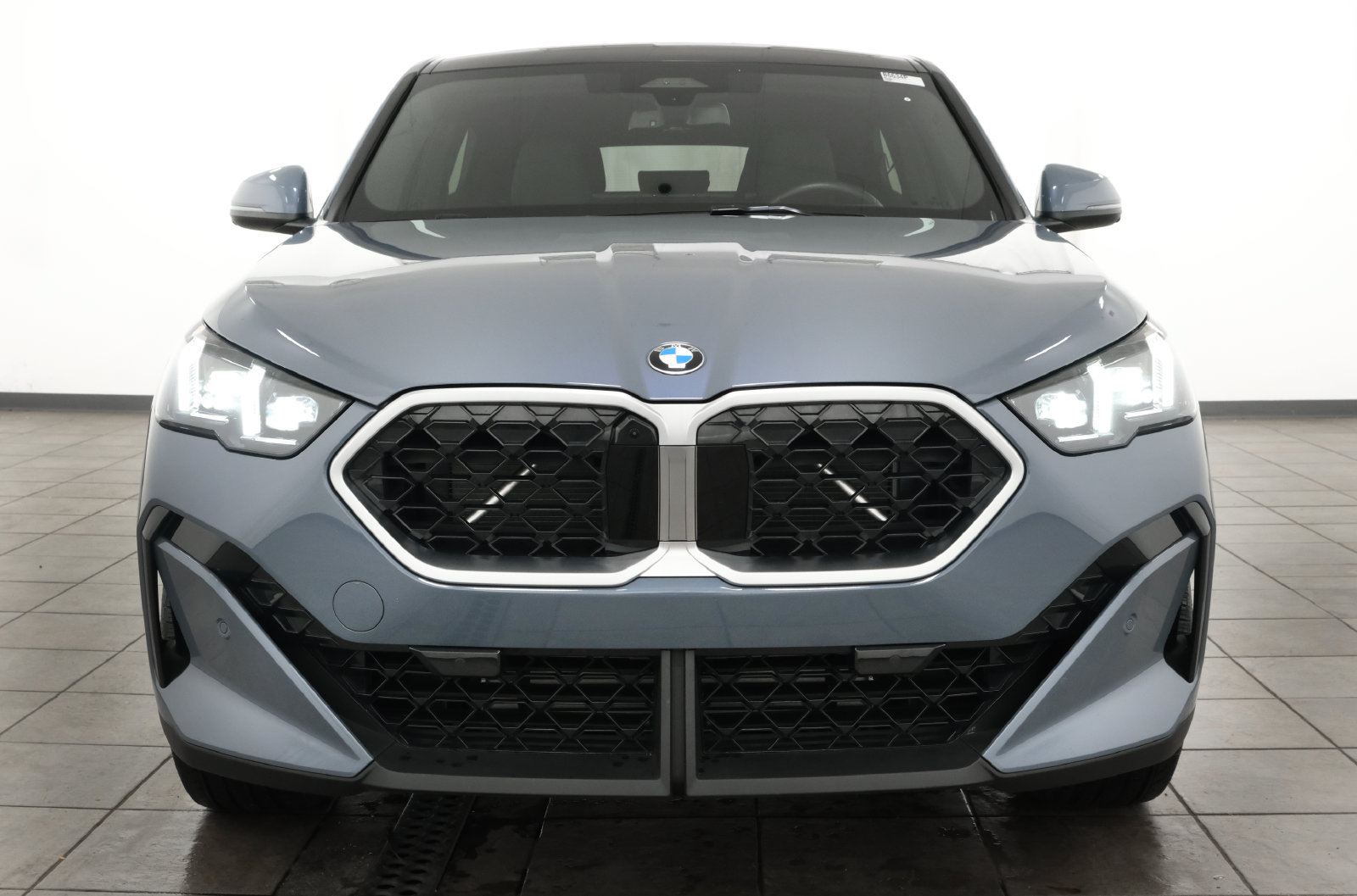 Used 2026 BMW X2 xDrive28i AWD/4WD image 8