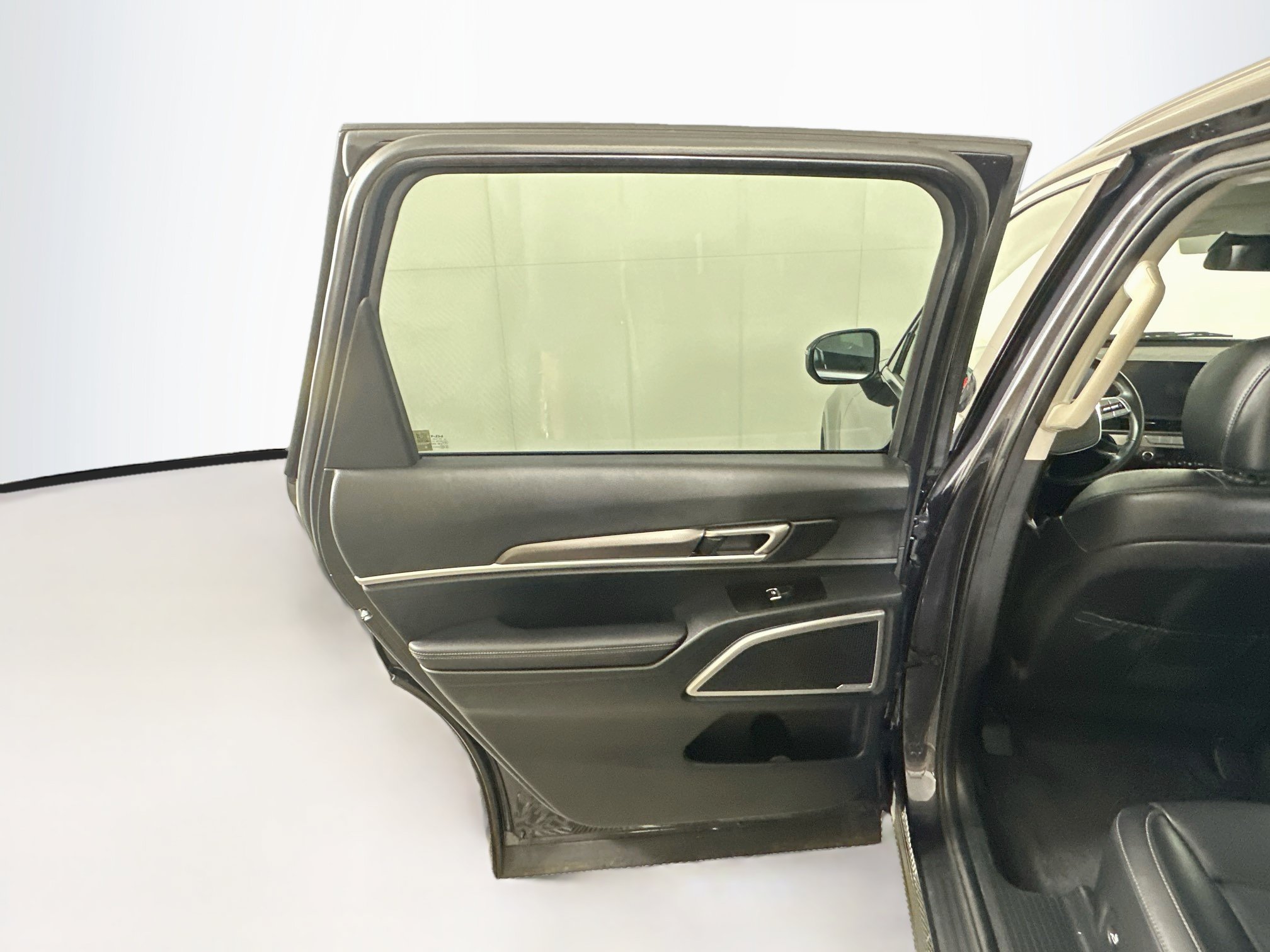 Used 2025 Kia Telluride S FWD image 27