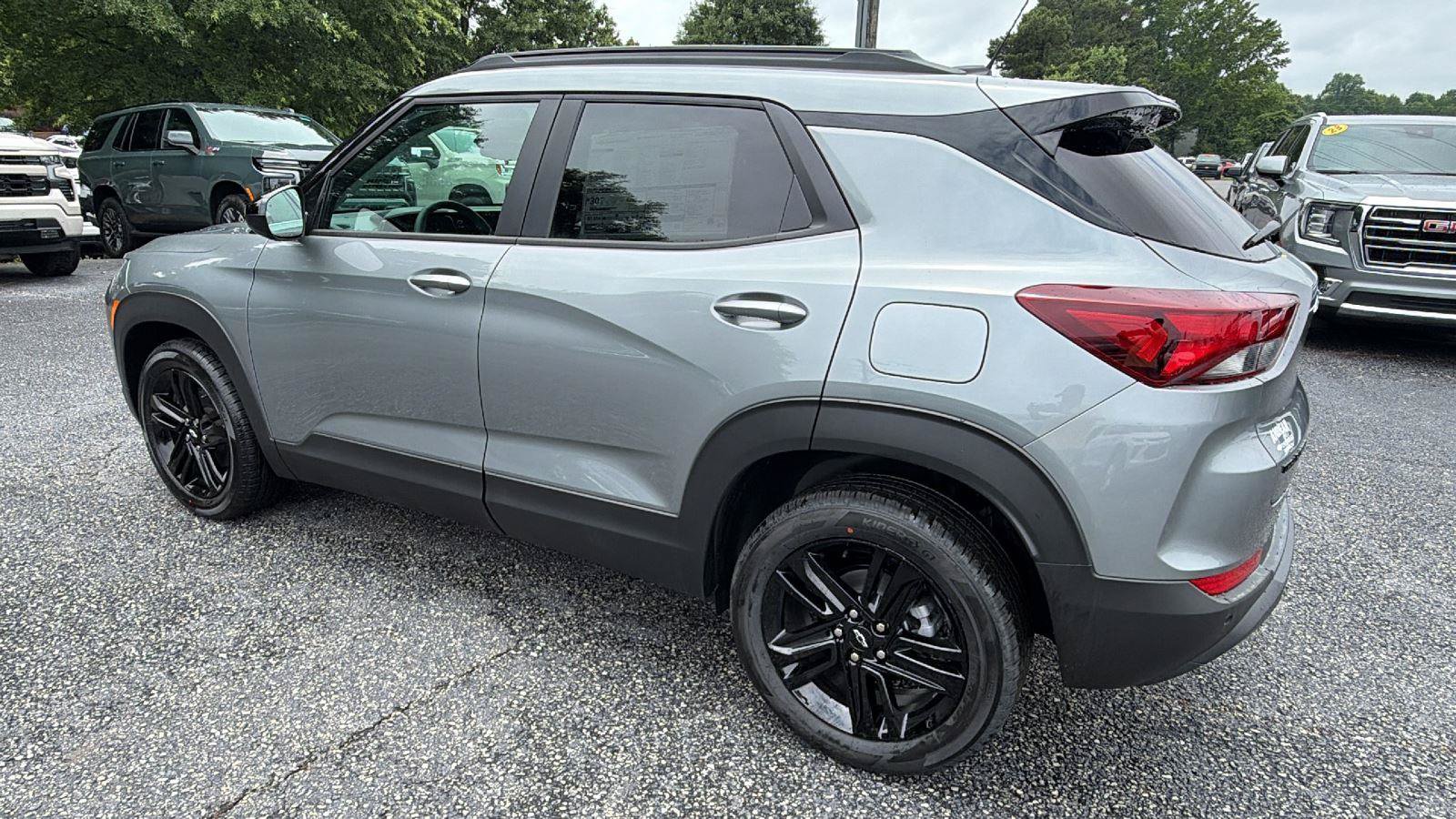 New 2026 Chevrolet TrailBlazer LT w/ Midnight Edition FWD image 10