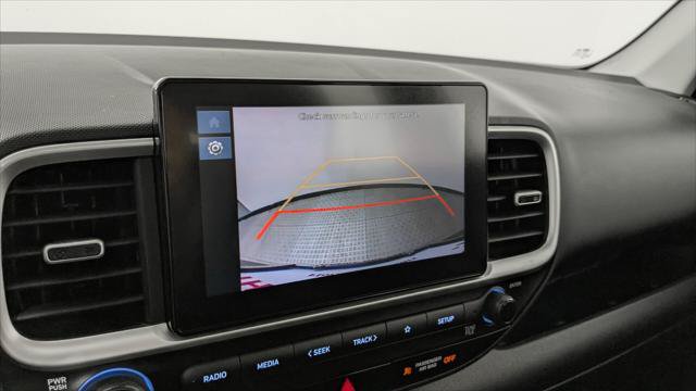 Used 2025 Hyundai Venue SEL FWD image 32
