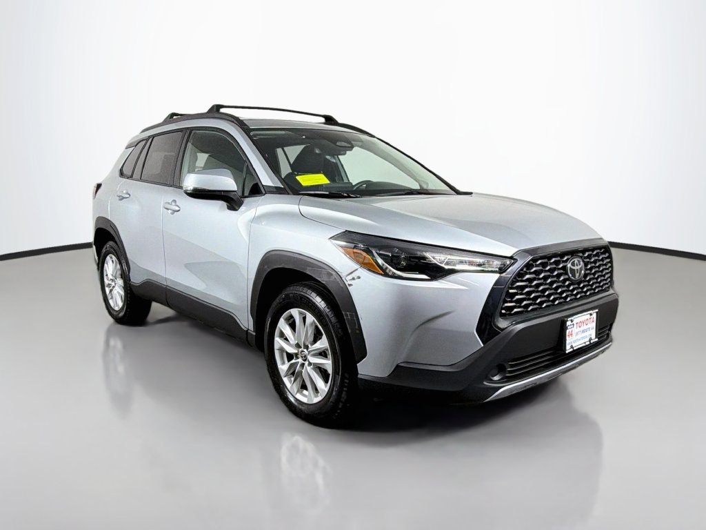 Used 2023 Toyota Corolla Cross LE w/ Moonroof Package AWD/4WD image 10