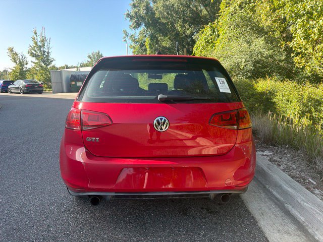Used 2015 Volkswagen Golf 4-Door FWD image 3