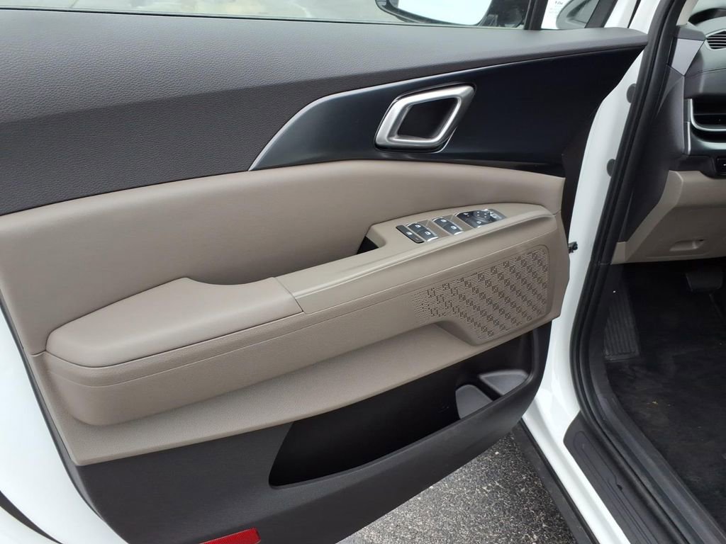 New 2026 Kia Carnival LXS FWD image 12