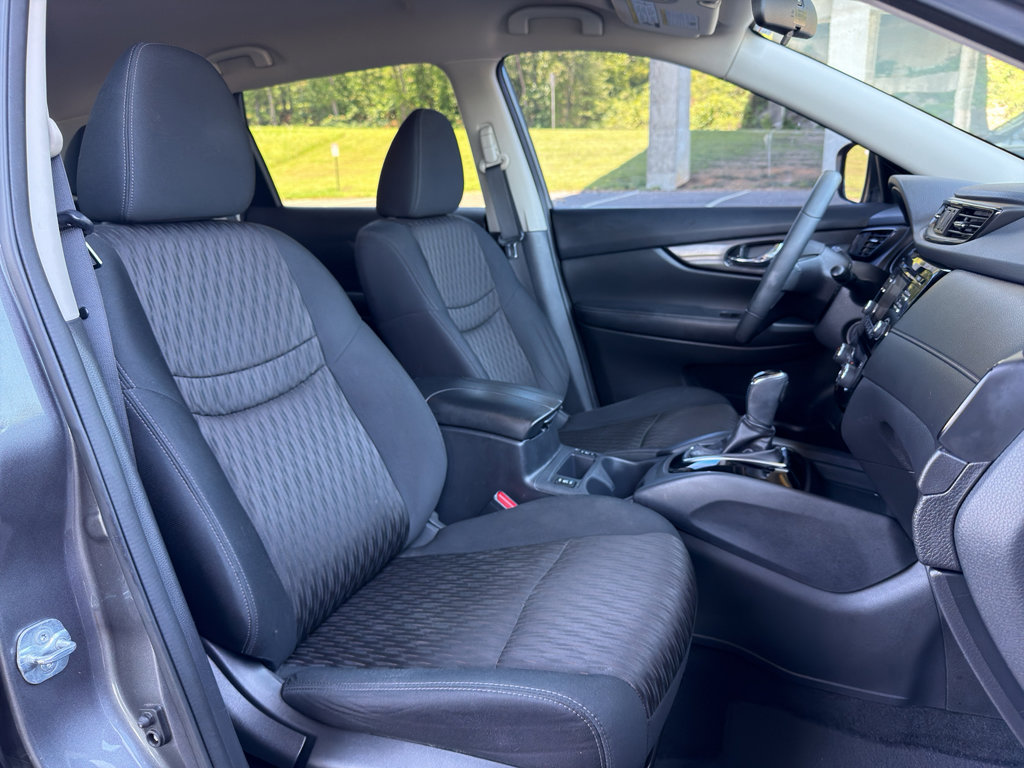 Used 2017 Nissan Rogue SV w/ Midnight Edition FWD image 21