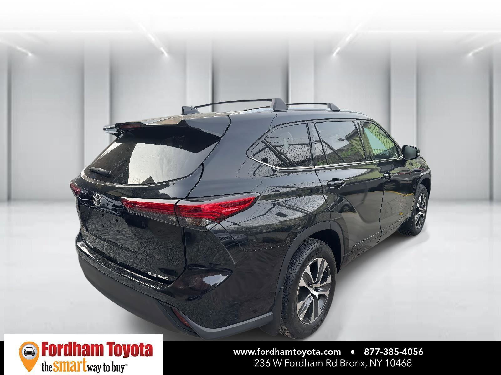 Used 2022 Toyota Highlander XLE image 7