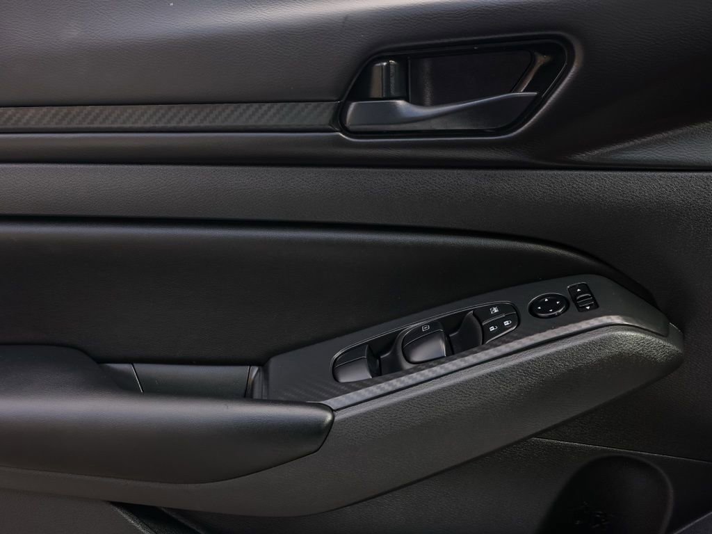 Used 2025 Nissan Altima 2.5 S image 23