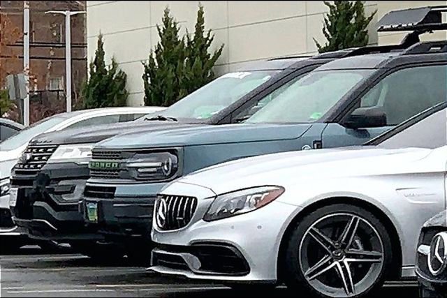 Used 2024 Toyota Corolla SE w/ SE Premium Package image 2