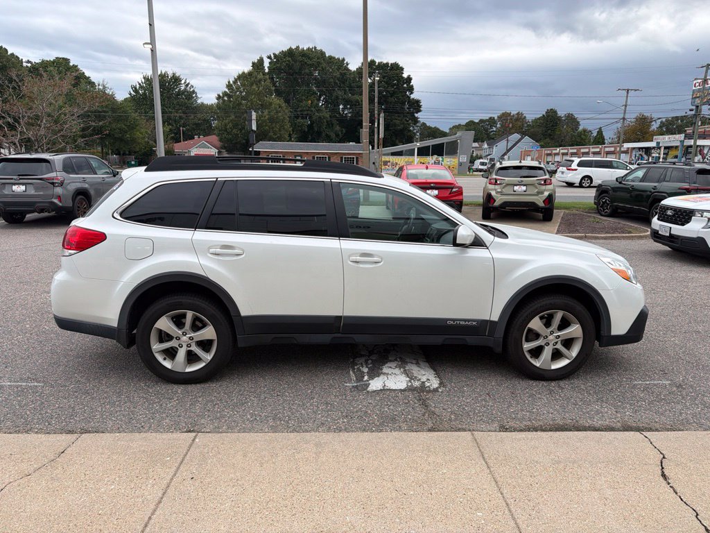 Used 2013 Subaru Outback 2.5i Limited AWD/4WD image 6