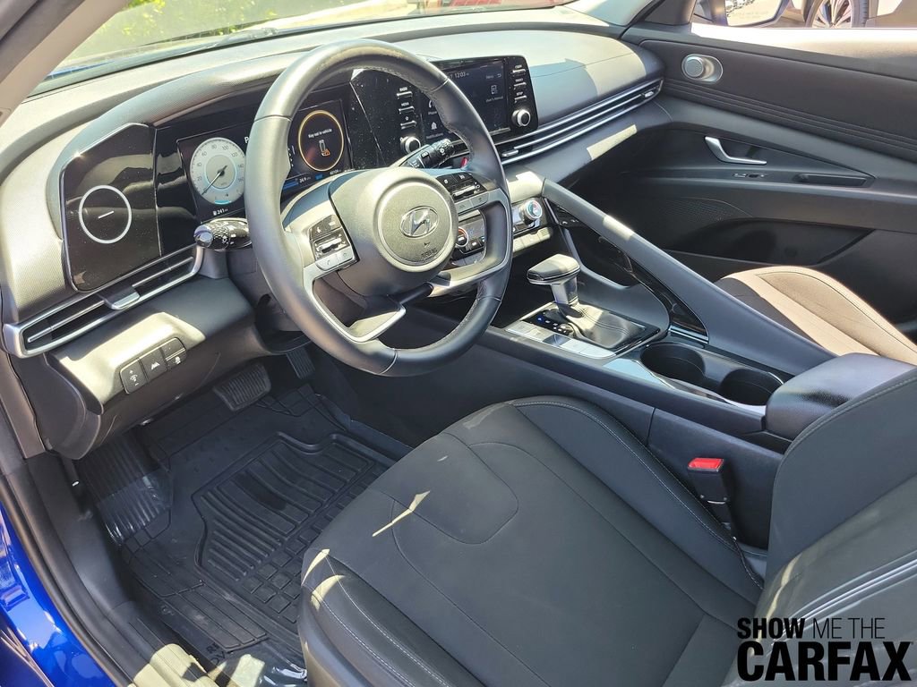 Used 2022 Hyundai Elantra SEL w/ Convenience + Premium Package FWD image 16