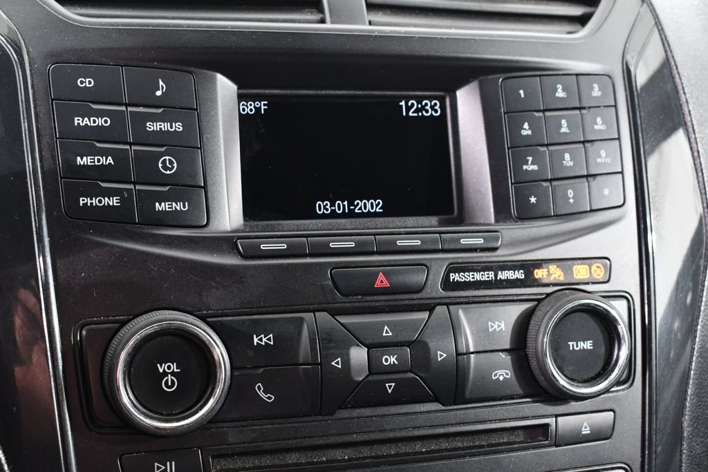 Used 2017 Ford Explorer XLT AWD/4WD image 29