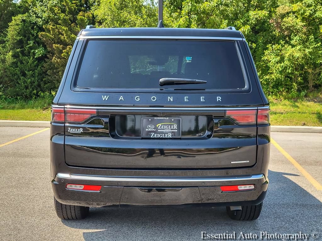 Used 2024 Jeep Wagoneer Series III AWD/4WD image 5
