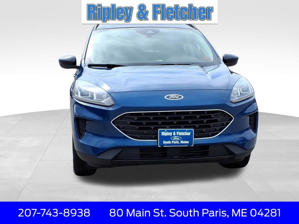 Used 2022 Ford Escape SE w/ SE Sport Appearance Package image 2