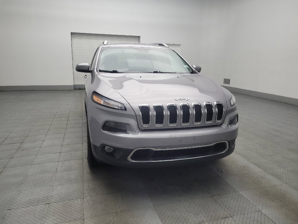 Used 2018 Jeep Cherokee Limited w/ Luxury Group AWD/4WD image 14