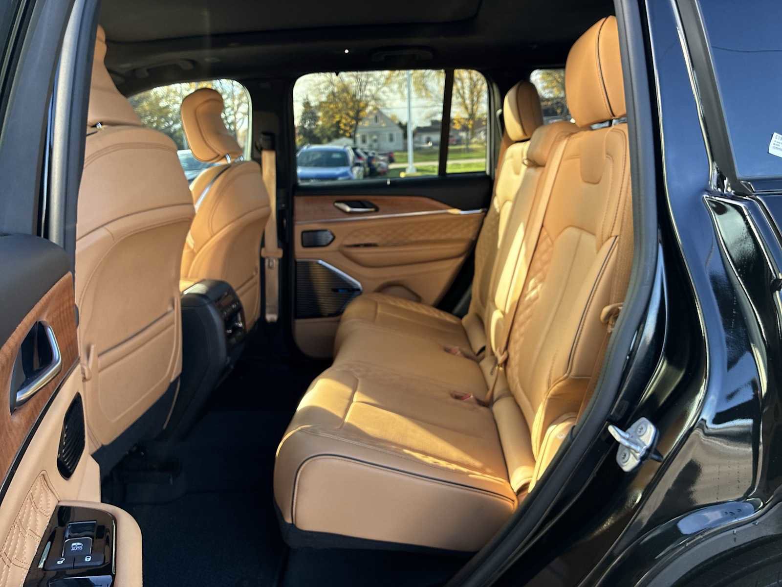 Used 2023 Jeep Grand Cherokee Summit image 26