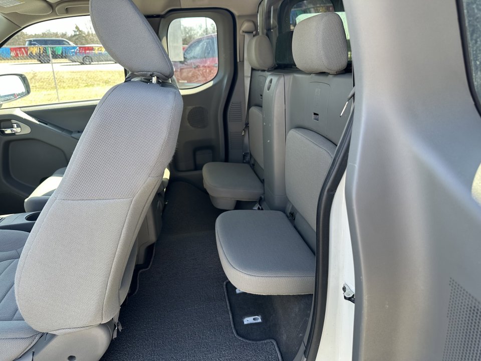 Used 2020 Nissan Frontier S image 15