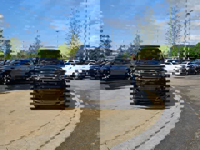 Used 2025 Land Rover Defender 110 V8 image 4