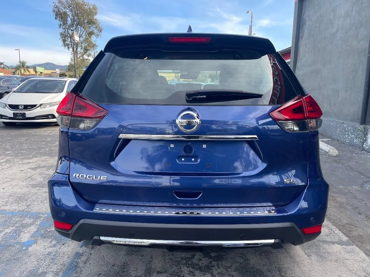 Used 2019 Nissan Rogue SL w/ Premium Package FWD image 8