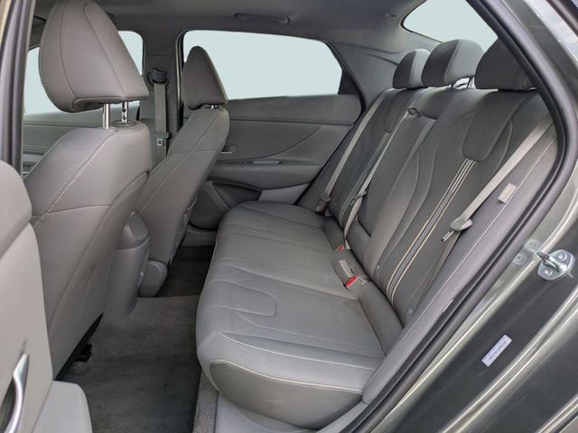 Used 2025 Hyundai Elantra SEL image 13