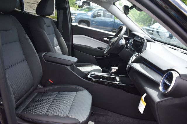 New 2026 Chevrolet Trax LT w/ LT Convenience Package FWD image 13