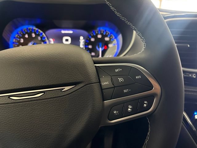 New 2027 Chrysler Pacifica Select AWD/4WD image 30