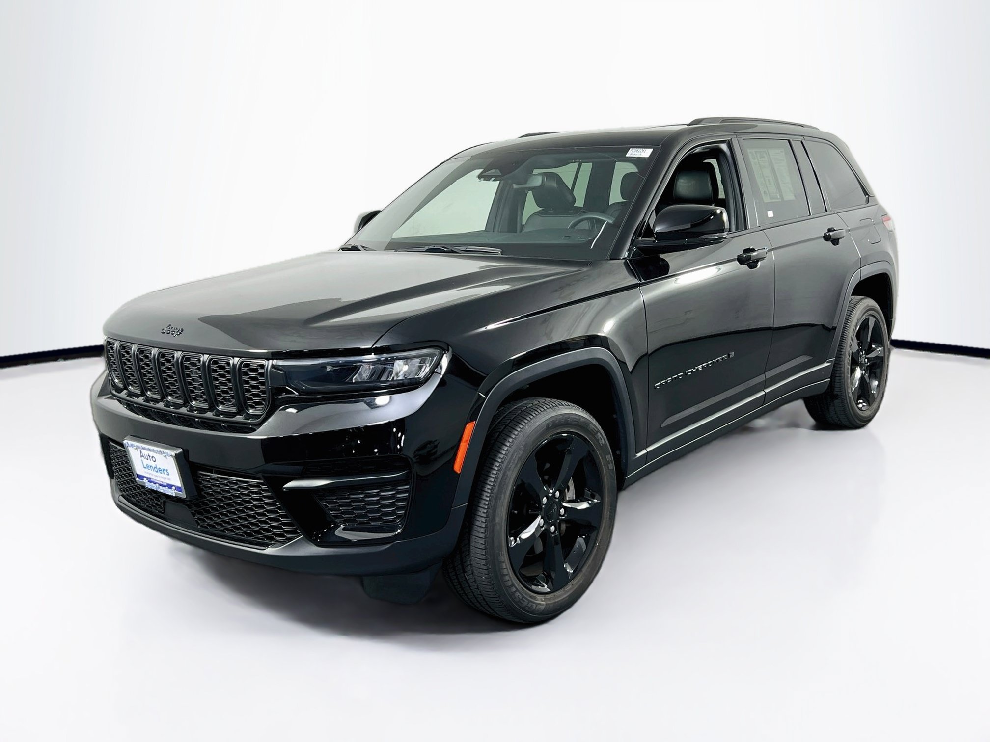 Used 2023 Jeep Grand Cherokee Altitude AWD/4WD image 1