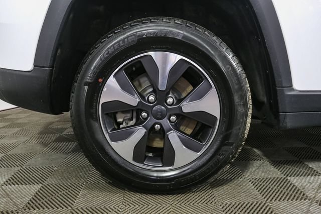 Used 2023 Jeep Grand Cherokee 4WD 4xe image 16