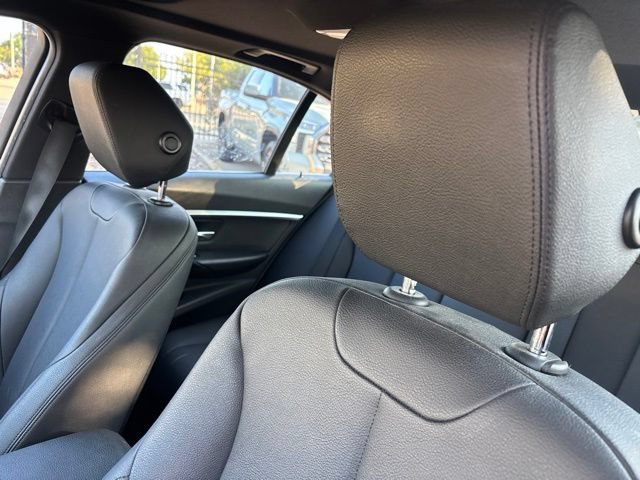 Used 2017 BMW 330i Sedan RWD image 9