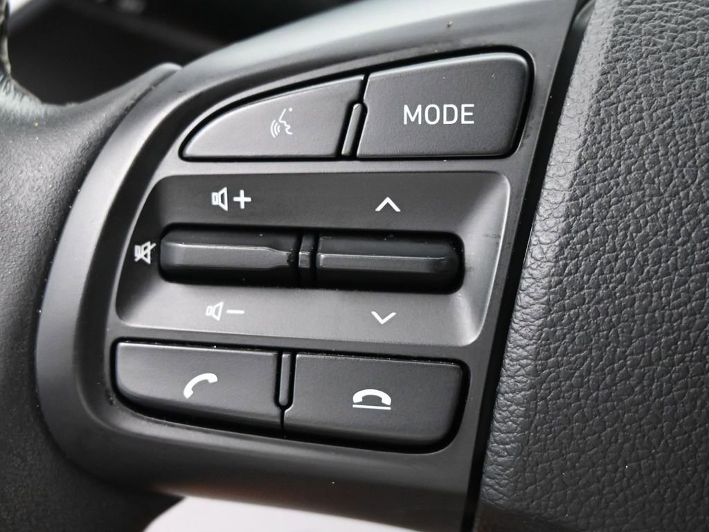 Used 2022 Hyundai Venue SEL w/ Cargo Package image 28