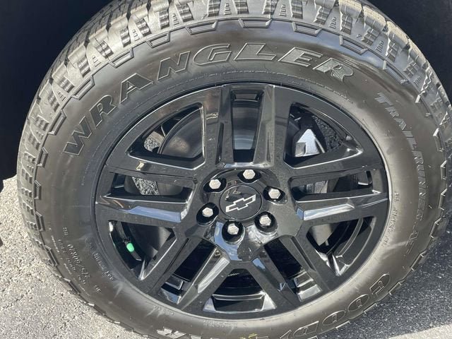 New 2026 Chevrolet Silverado 1500 Custom w/ Turbomax Blackout Package image 6