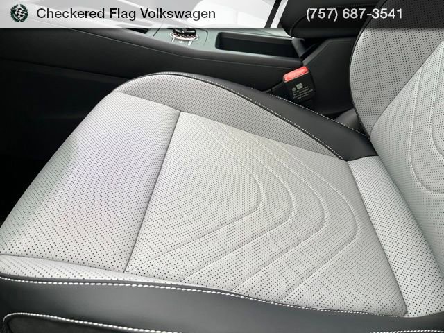 New 2026 Volkswagen Tiguan SE image 22