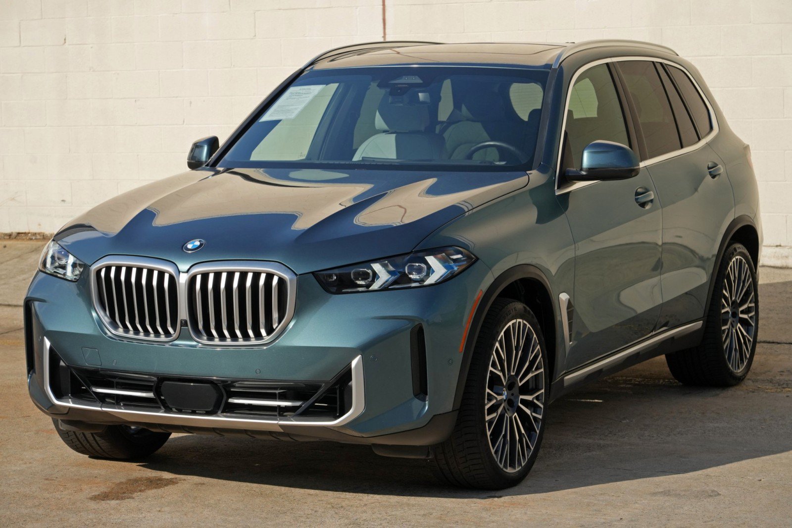 Used 2025 BMW X5 sDrive40i w/ Climate Comfort Package RWD image 56