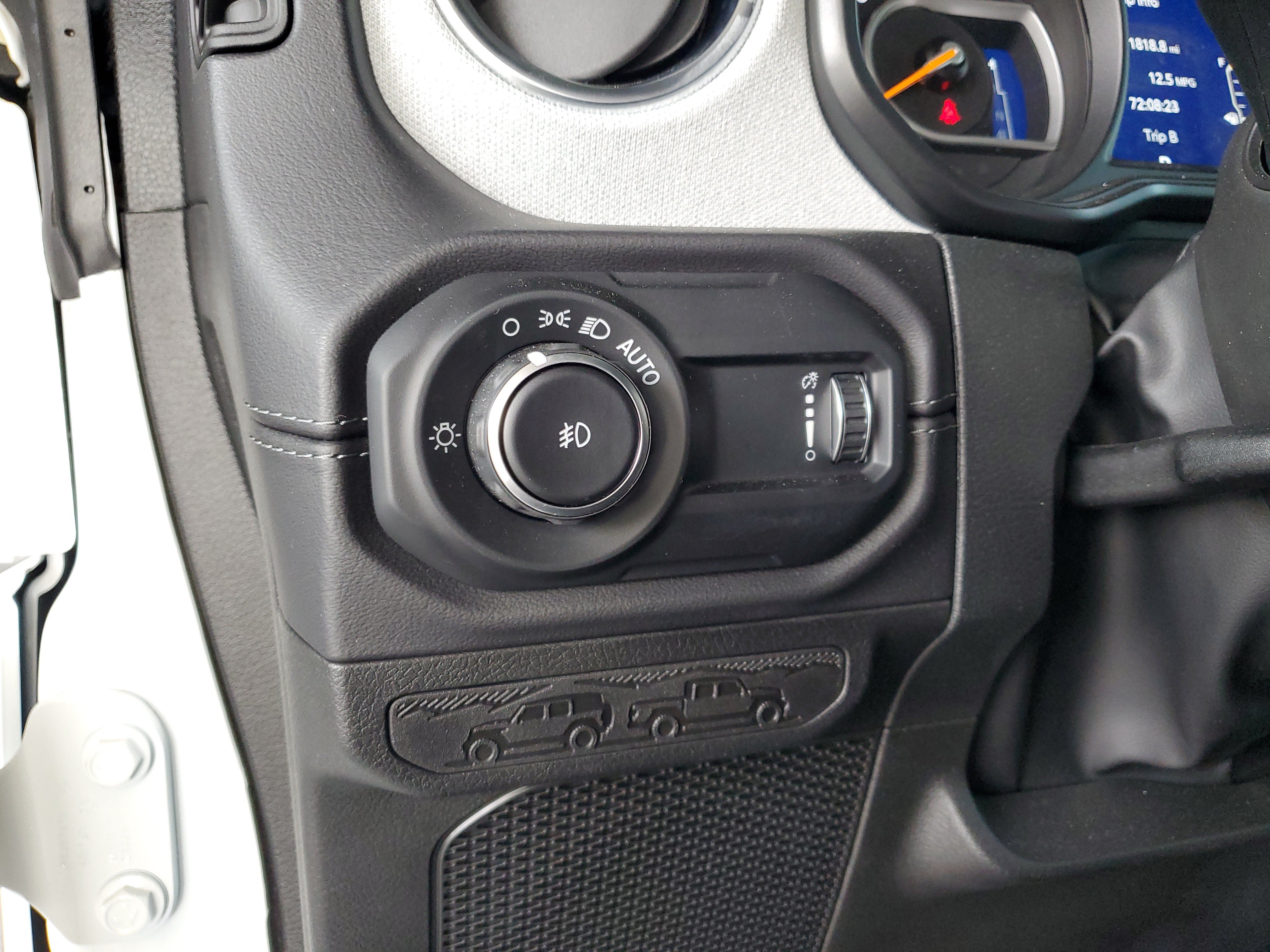 New 2025 Jeep Wrangler Unlimited Sahara w/ Safety Group AWD/4WD image 21