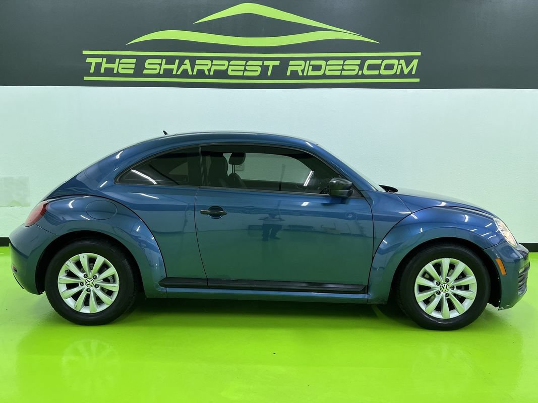 Used 2017 Volkswagen Beetle 1.8T Classic FWD image 11