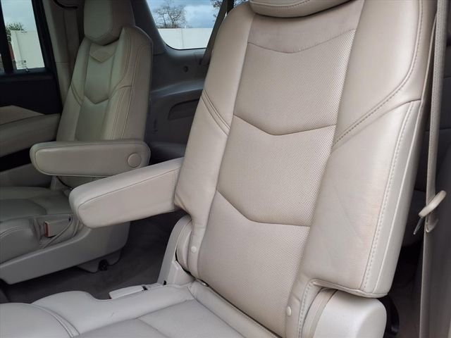 Used 2018 Cadillac Escalade ESV Premium Luxury image 8
