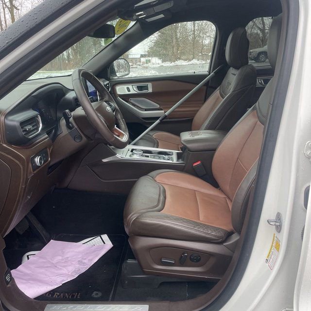 Used 2022 Ford Explorer King Ranch w/ Premium Technology Package image 2