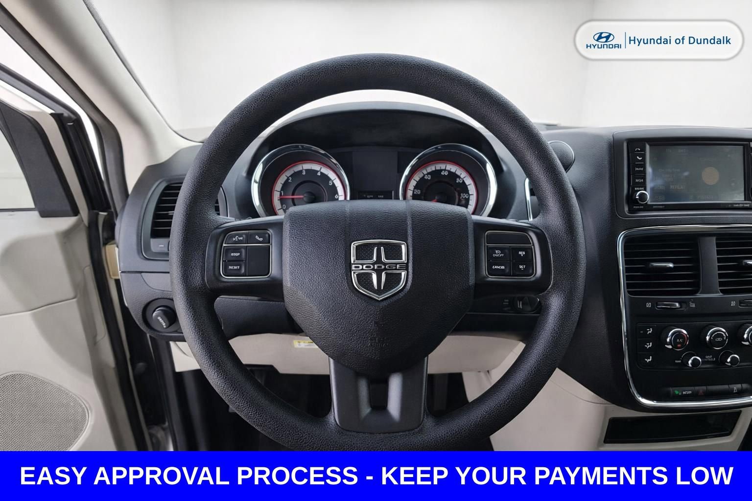 Used 2019 Dodge Grand Caravan SE w/ UConnect Hands-Free Group FWD image 11