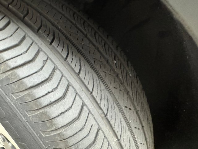 Used 2023 Buick Envision Essence image 29