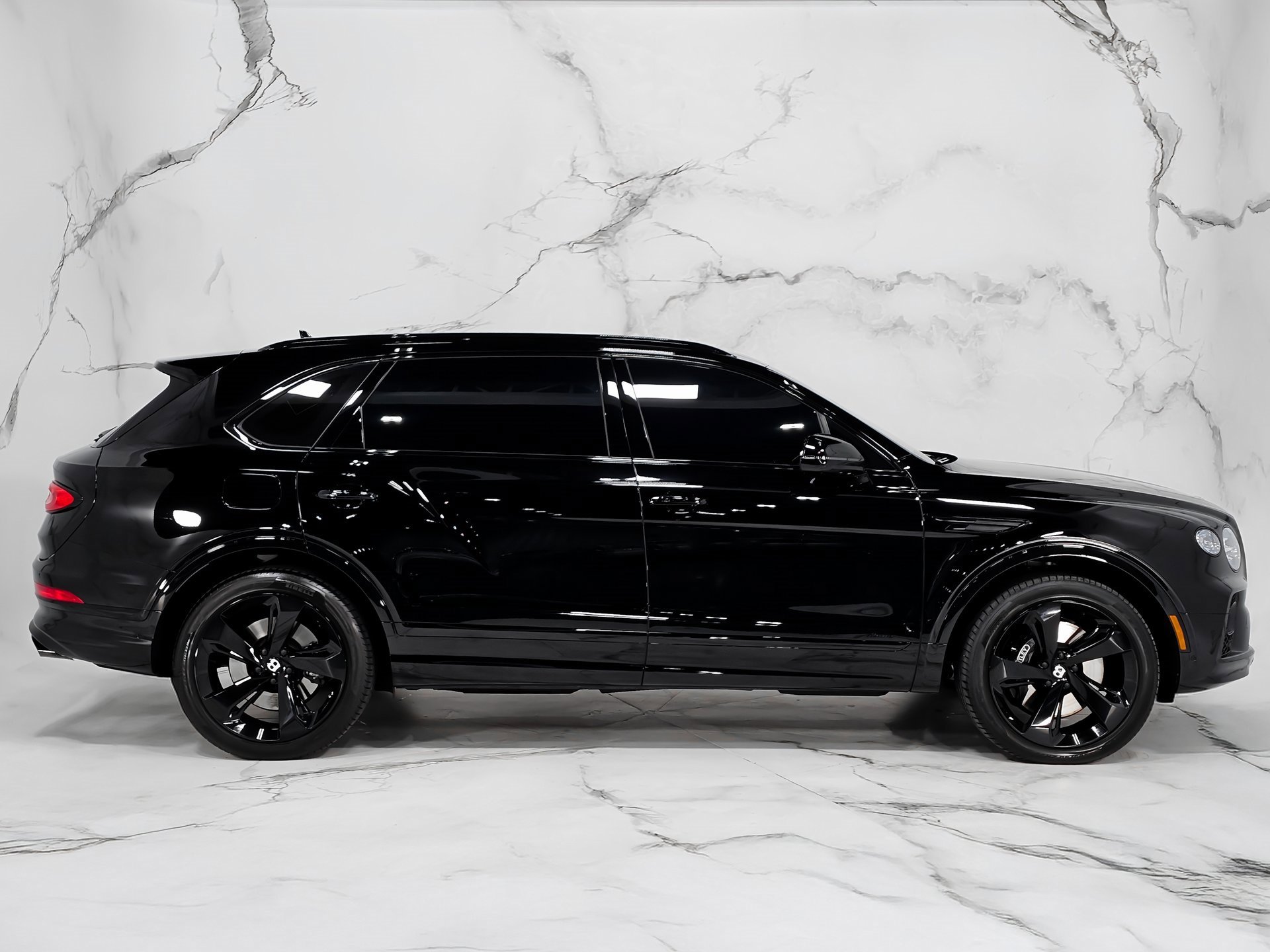 Used 2023 Bentley Bentayga Extended Wheelbase image 5