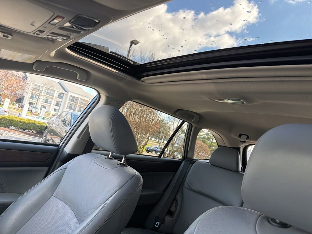 Used 2018 Subaru Outback 3.6R Limited AWD/4WD image 37