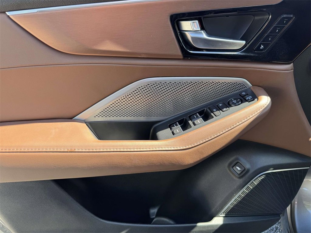 Certified 2024 Acura MDX SH-AWD w/ Technology Package image 15