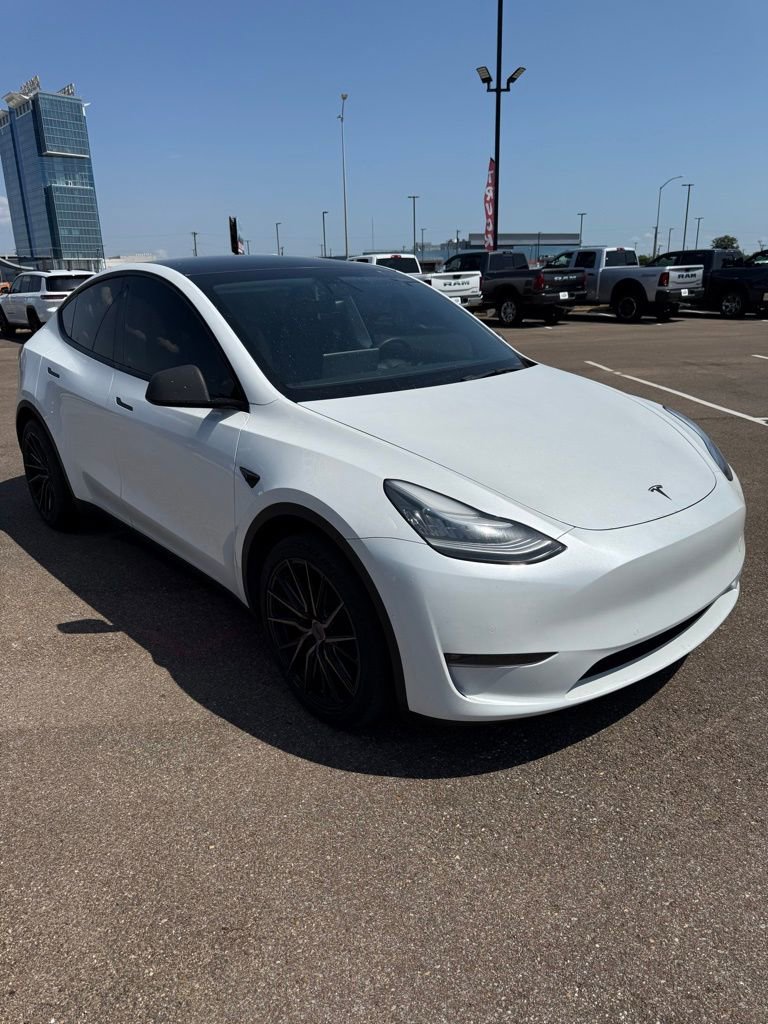 Used 2021 Tesla Model Y Long Range image 8