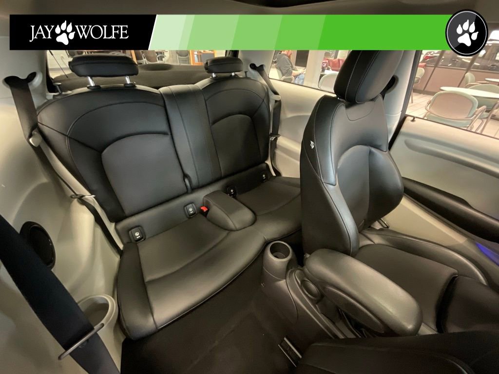 Used 2015 MINI Cooper 2-Door Hardtop image 21