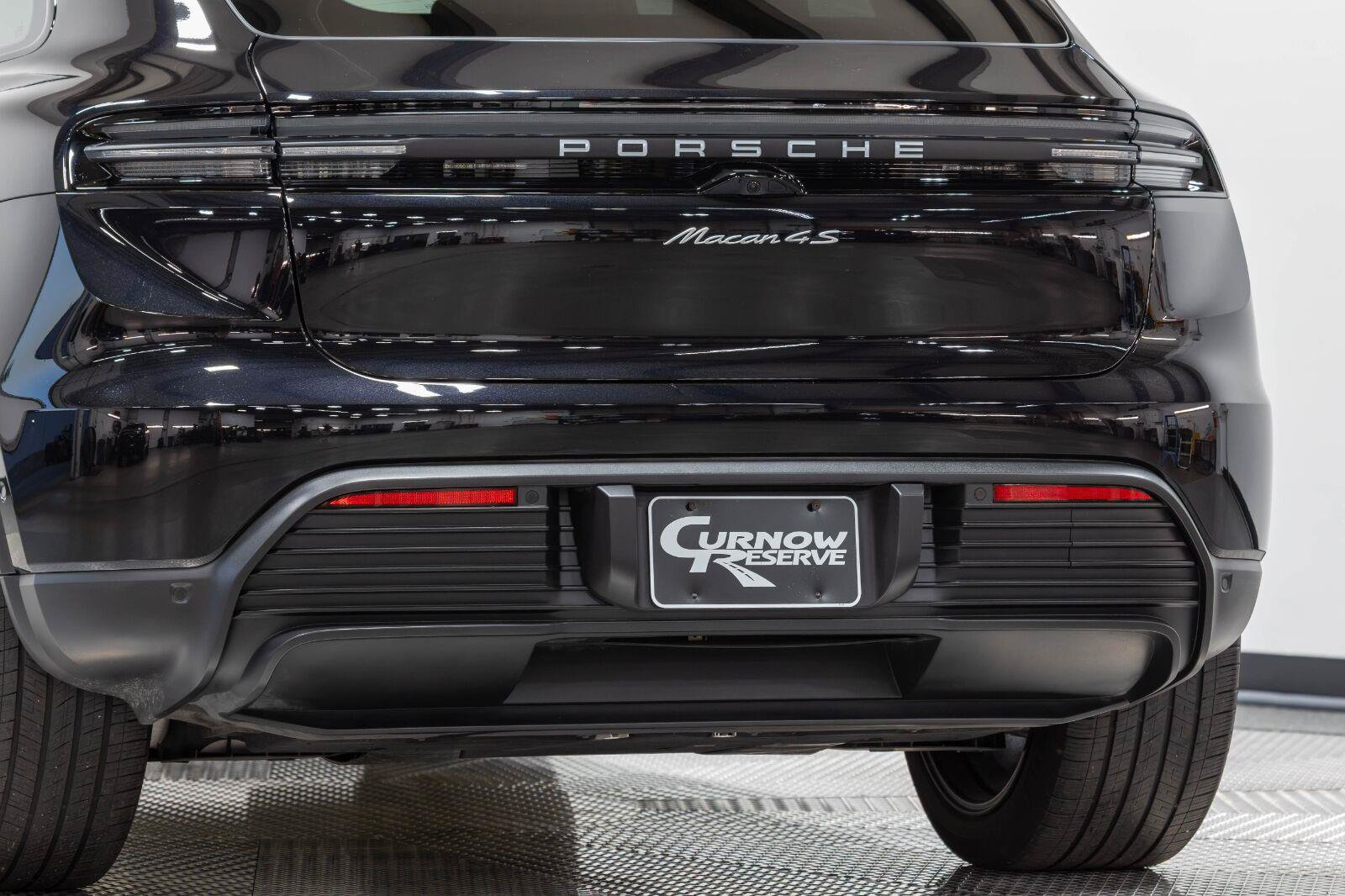 Used 2025 Porsche Macan 4S Electric AWD/4WD image 14