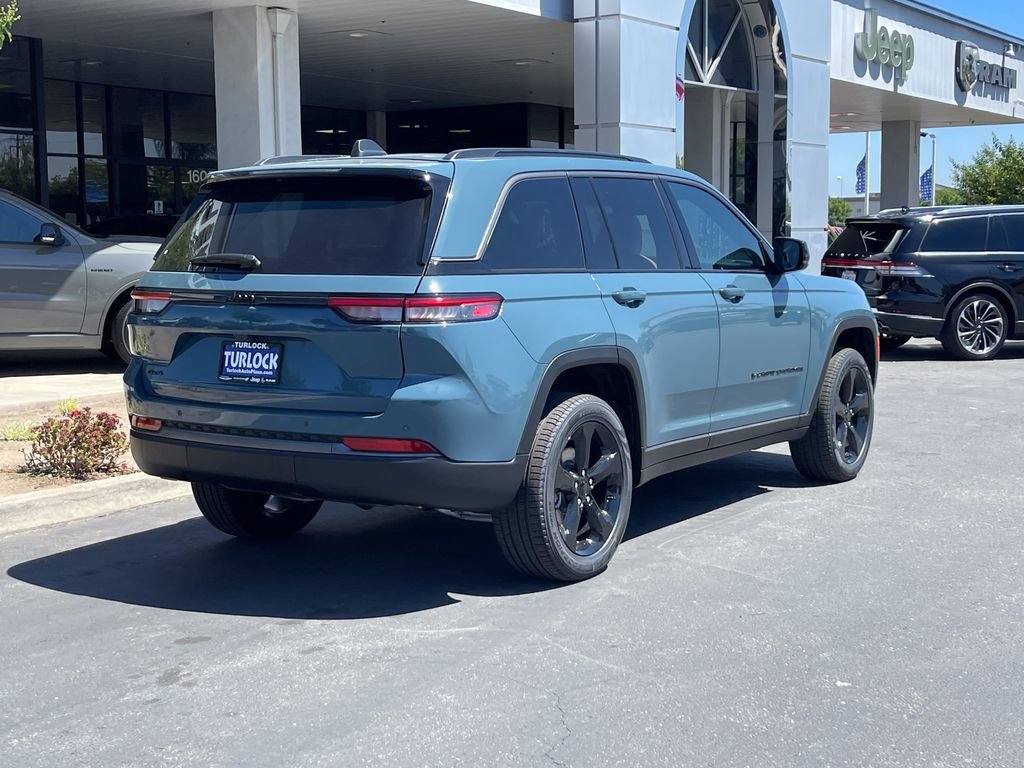 New 2026 Jeep Grand Cherokee Limited w/ Limited Altitude Package AWD/4WD image 2