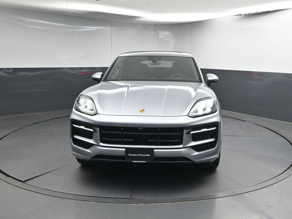 Certified 2025 Porsche Cayenne GTS AWD/4WD image 28